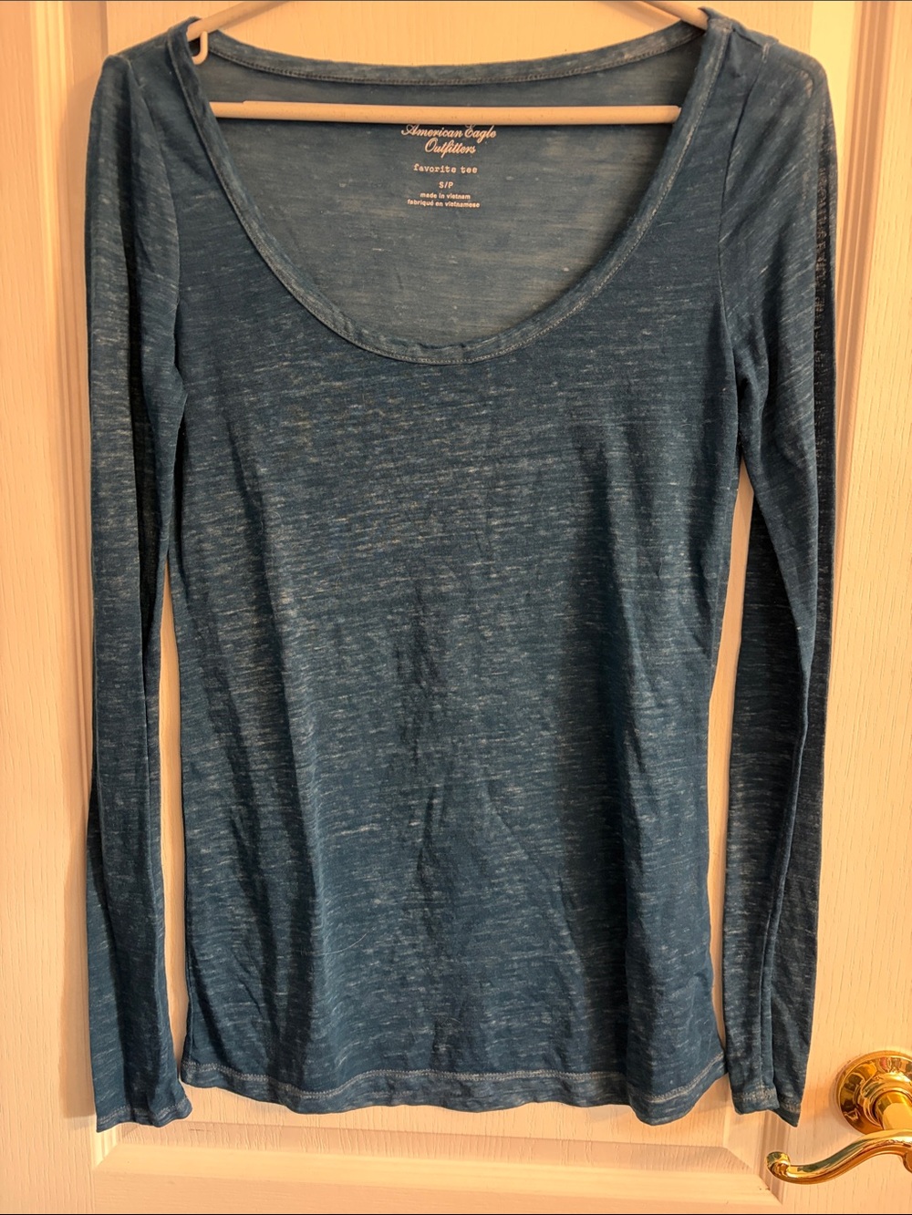 American Eagle Outfitters Long Sleeve Scoop Neck Top in Teal Blue